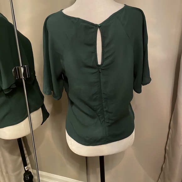 ☘️Tie Front Top - Picture 3 of 9